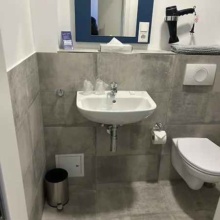 A24 Bei Hamburg ホテル